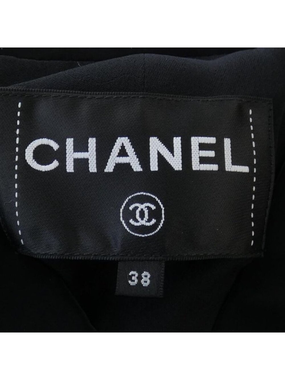 Chanel Cape - Picture 6 of 8